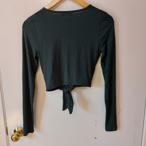 Aritzia Babaton Jeronimo Longsleeves Crop Top - Picture 4 of 9